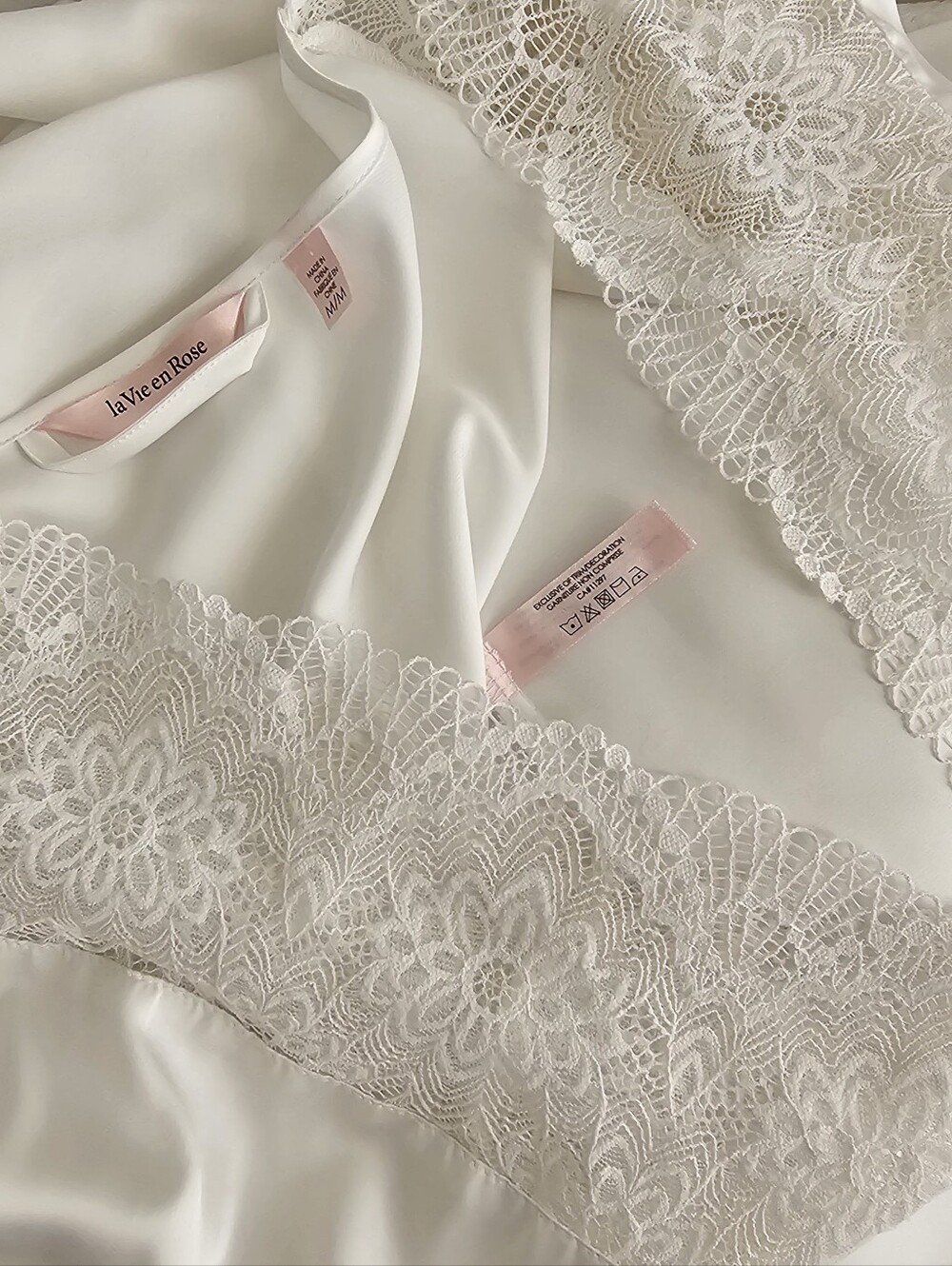 La Vie en Rose White Satin Kimono Robe - Picture 12 of 16